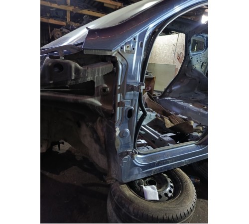 Стойка водительской двери