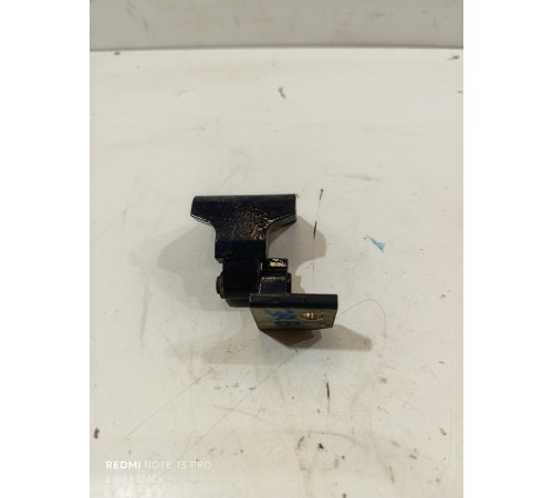 Петля двери задняя правая верхняя 