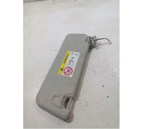 Козырек солнцезащитный правый