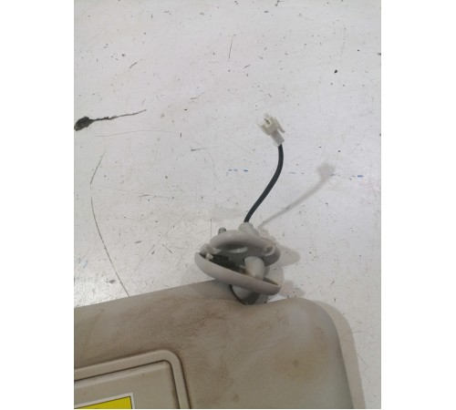 Козырек солнцезащитный правый