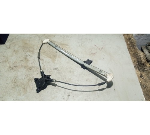 Стеклоподъемник электр. задний правый