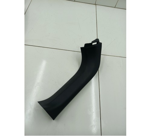 Обшивка крышки багажника левая