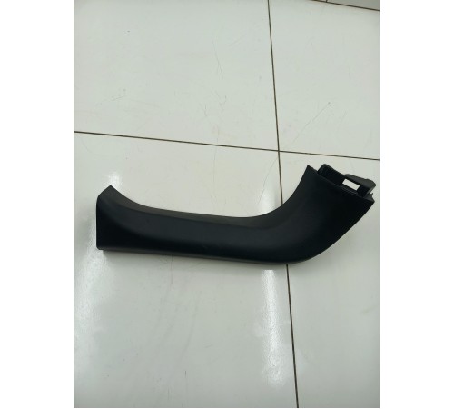 Обшивка крышки багажника левая