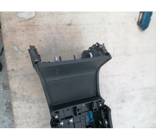 Подлокотник с бардачком