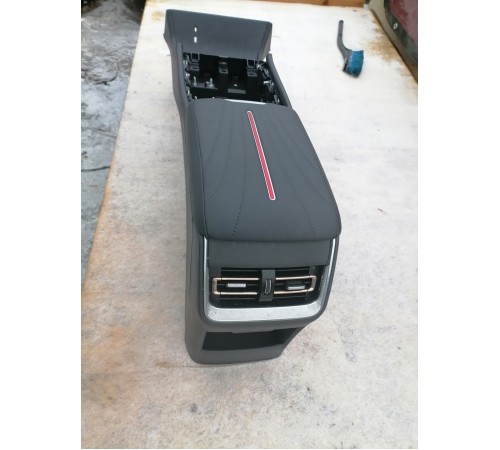 Подлокотник с бардачком