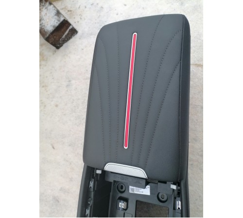 Подлокотник с бардачком