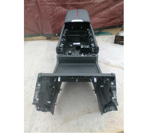 Подлокотник с бардачком