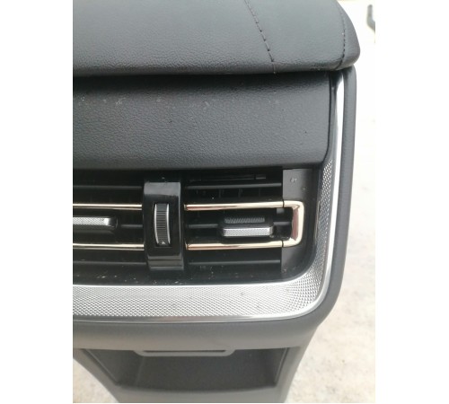 Подлокотник с бардачком