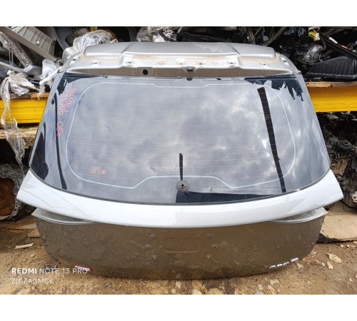 Дверь багажника в сборе