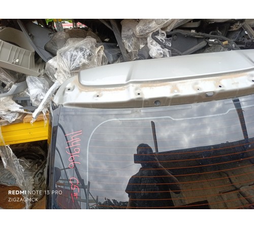 Дверь багажника в сборе