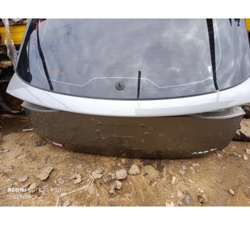 Дверь багажника в сборе