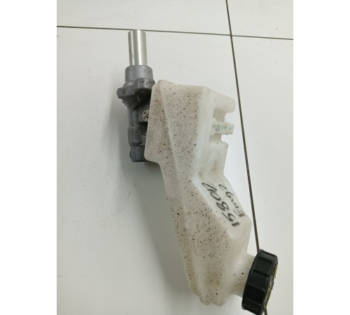 Главный тормозной цилиндр с бачком