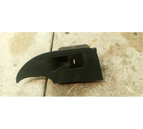 Кнопка стеклоподьемника