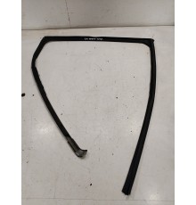 Уплотнитель стекла двери (задний правый)