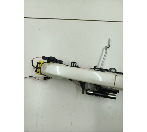 Ручка двери передняя правая наружная