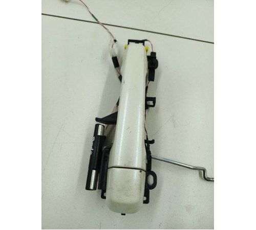 Ручка двери передняя правая наружная