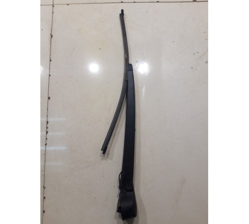 Поводок стеклоочистителя (задний)