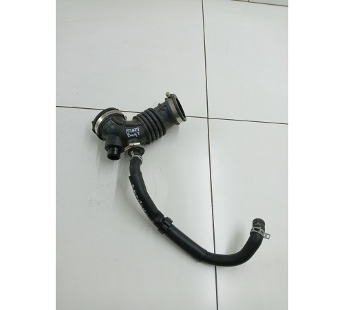 Патрубок воздушного фильтра