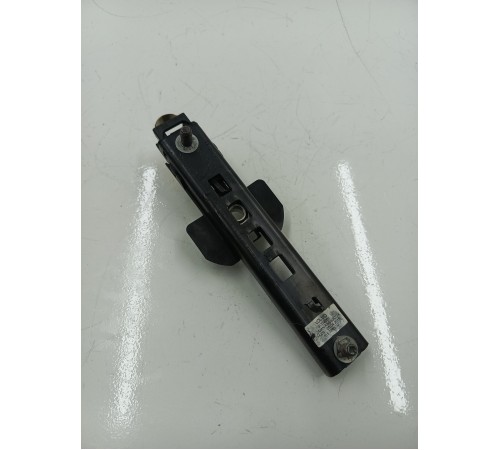 Механизм регулировки ремня безопасности по высоте