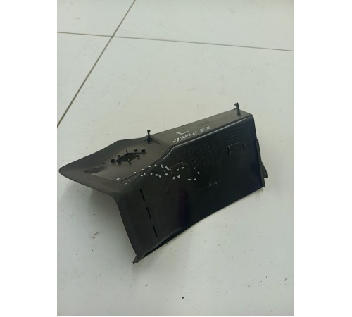 Накладка фонаря задняя левая