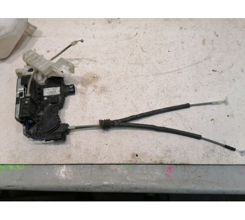 Замок двери задней правой