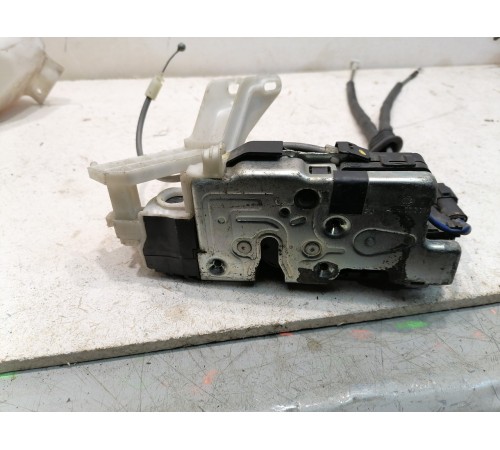 Замок двери задней правой