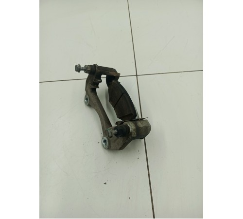 скоба переднего суппорта 