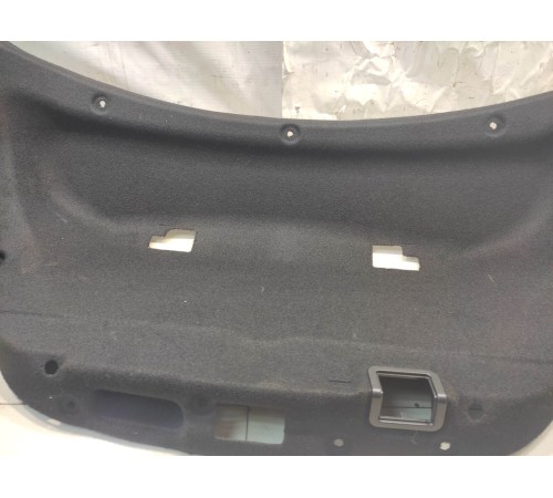 Обшивка крышки багажника