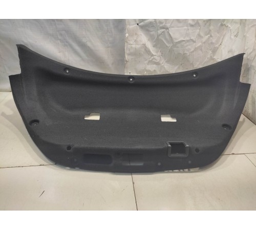 Обшивка крышки багажника