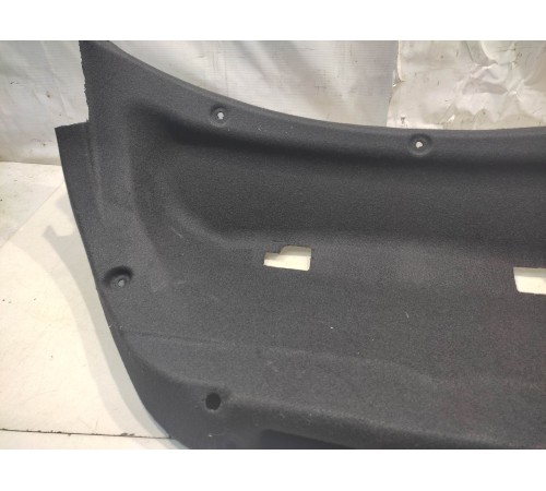 Обшивка крышки багажника