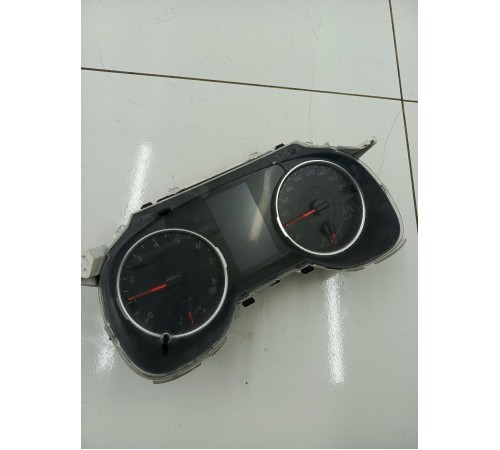 Панель приборов,щиток