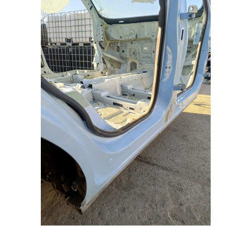 Порог со стойкой правый