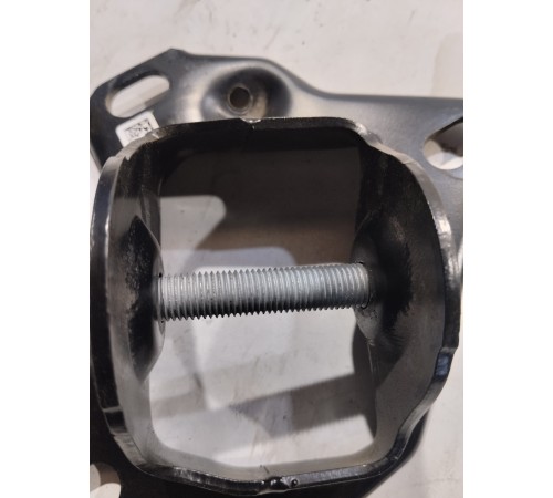 Кронштейн(крепление) задней балки левый