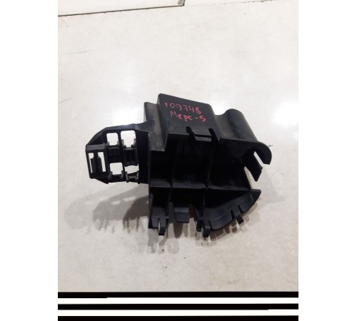 Кронштейн накладки замка крышки багажника