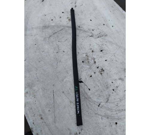 Уплотнитель стекла задний левый внутренний