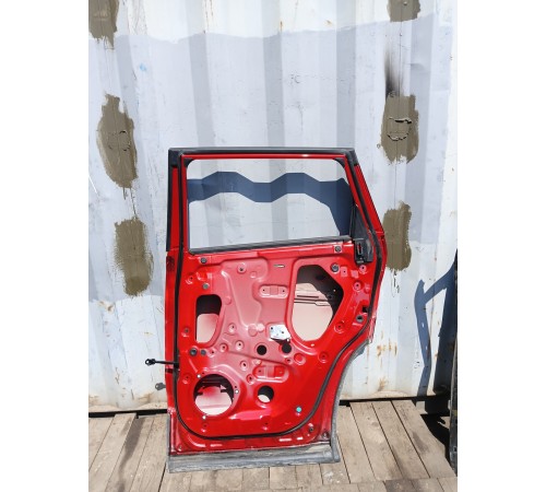 Дверь задняя правая
