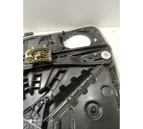 Стеклоподьемник передний правый с моторчиком