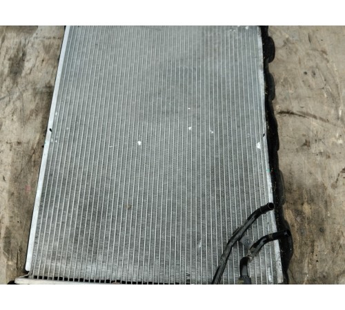 Радиатор охлаждения двигателя