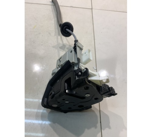 Замок двери (задний, правый)