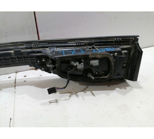 Фонарь двери крышки багажника центральный