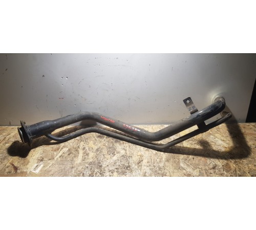 Горловина топливного бака