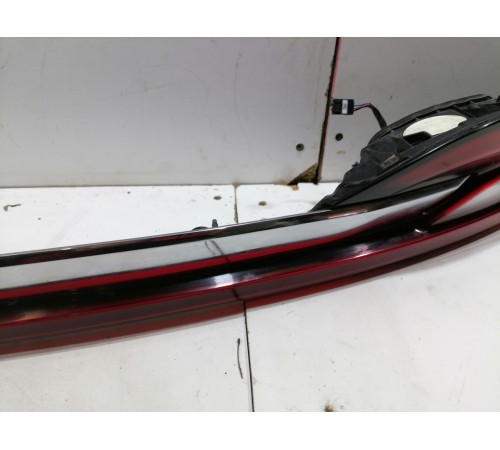 Фонарь двери крышки багажника центральный