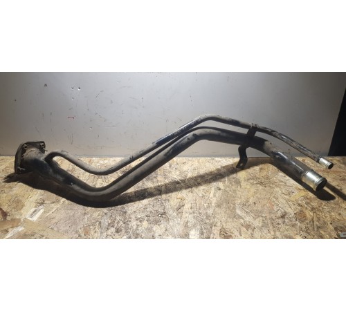 Горловина топливного бака