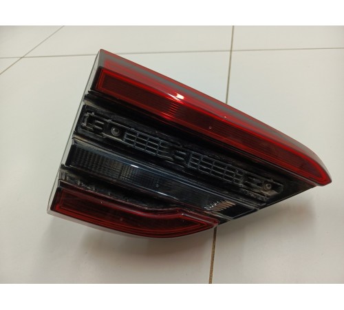 Фонарь задний внутренний левый