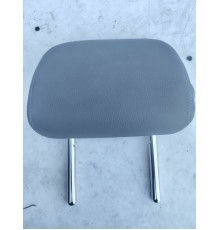 Подголовник задний центральный