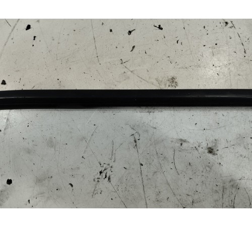 Уплотнитель стекла (задний левый наружный)