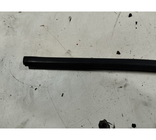 Уплотнитель стекла (задний левый наружный)