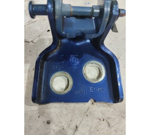 Петля двери(задняя правая верхняя)