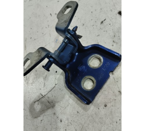 Петля двери(задняя правая верхняя)