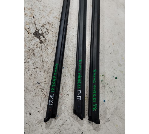 Уплотнитель стекла двери внутренний